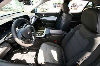 2025 Chevrolet Trax, $25275. Photo 10