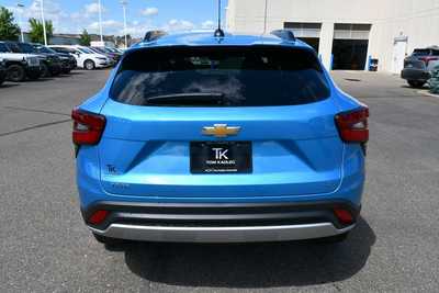 2025 Chevrolet Trax, $25275. Photo 5