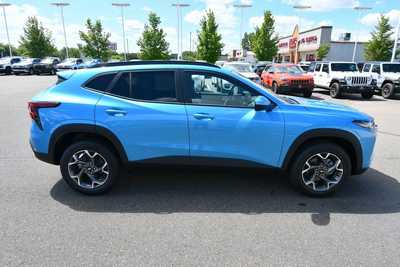 2025 Chevrolet Trax, $25275. Photo 7