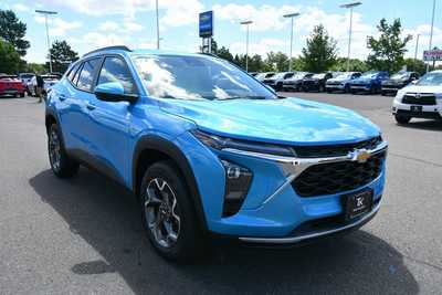 2025 Chevrolet Trax, $25275. Photo 8