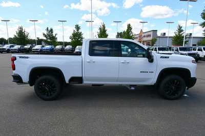 2025 Chevrolet 3500 Crew Cab, $70435. Photo 7