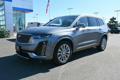 2022 Cadillac XT6, $39000. Photo 2