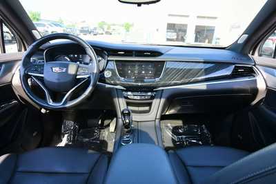 2022 Cadillac XT6, $39000. Photo 3