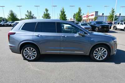 2022 Cadillac XT6, $39000. Photo 9