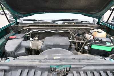 2022 Chevrolet 2500 Crew Cab, $31750. Photo 12