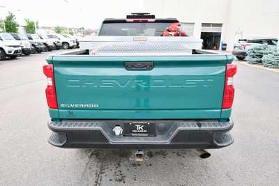 2022 Chevrolet 2500 Crew Cab, $31750. Photo 6