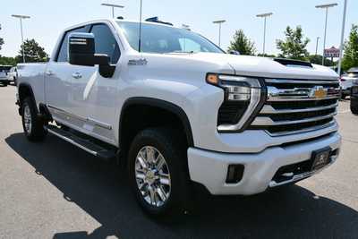 2025 Chevrolet Silverado 3500HD, $80000. Photo 10