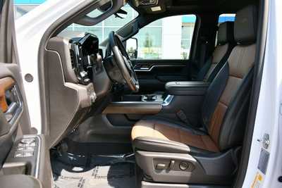 2025 Chevrolet Silverado 3500HD, $80000. Photo 12