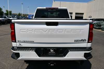 2025 Chevrolet Silverado 3500HD, $80000. Photo 6