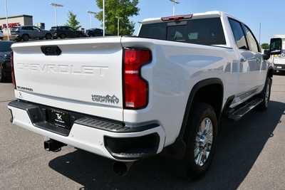 2025 Chevrolet Silverado 3500HD, $80000. Photo 8