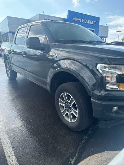 2017 Ford F150 Crew Cab, $19000. Photo 2
