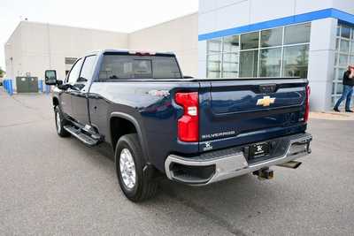 2022 Chevrolet 3500 Crew Cab, $54750. Photo 5