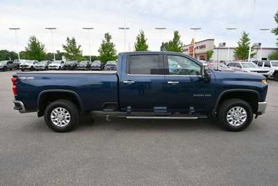 2022 Chevrolet 3500 Crew Cab, $54750. Photo 9