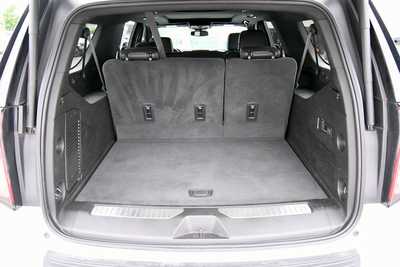 2024 Chevrolet Suburban, $69000. Photo 6