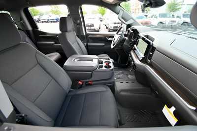 2025 Chevrolet 1500 Crew Cab, $53720. Photo 11