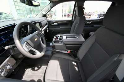 2025 Chevrolet 1500 Crew Cab, $51595. Photo 10