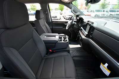 2025 Chevrolet 1500 Crew Cab, $51595. Photo 11