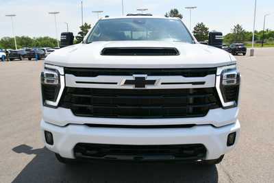2024 Chevrolet 3500 Crew Cab, $60000. Photo 10