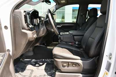 2024 Chevrolet 3500 Crew Cab, $60000. Photo 12