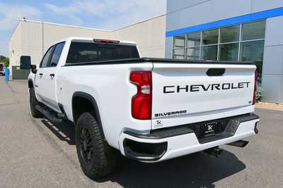 2024 Chevrolet 3500 Crew Cab, $60000. Photo 5
