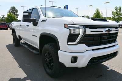 2024 Chevrolet 3500 Crew Cab, $60000. Photo 9