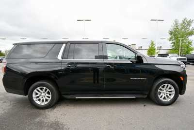 2023 Chevrolet Suburban, $45750. Photo 9