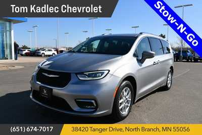 2021 Chrysler Pacifica, $21250. Photo 1