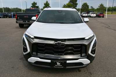 2026 Chevrolet Equinox, $37785. Photo 11