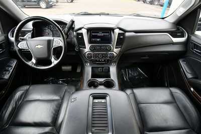 2016 Chevrolet Suburban, $14000. Photo 3