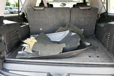 2016 Chevrolet Suburban, $14000. Photo 7