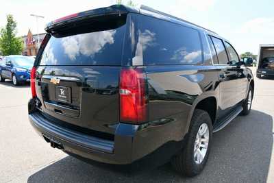 2016 Chevrolet Suburban, $14000. Photo 8