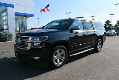 2015 Chevrolet Suburban, $18500. Photo 2