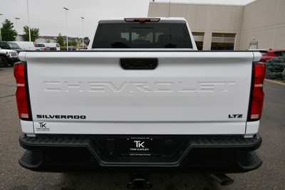 2025 Chevrolet 3500 Crew Cab, $70730. Photo 6