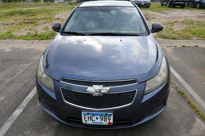 2013 Chevrolet Cruze, $5000. Photo 2
