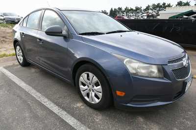 2013 Chevrolet Cruze, $5000. Photo 3