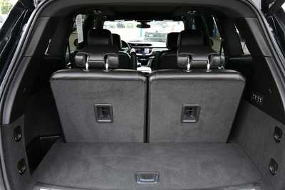 2023 Cadillac XT6, $42750. Photo 7