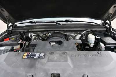 2017 Chevrolet Suburban, $17750. Photo 12
