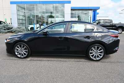 2023 Mazda Mazda3, $18500. Photo 4