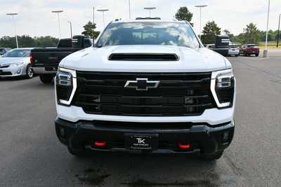 2025 Chevrolet 3500 Crew Cab, $73000. Photo 11