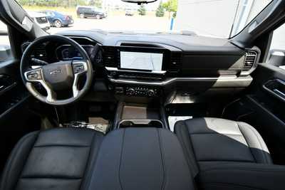 2025 Chevrolet 3500 Crew Cab, $73000. Photo 3