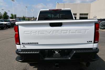 2025 Chevrolet 3500 Crew Cab, $73000. Photo 6