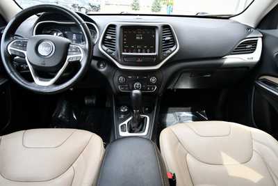 2015 Jeep Cherokee, $9500. Photo 3