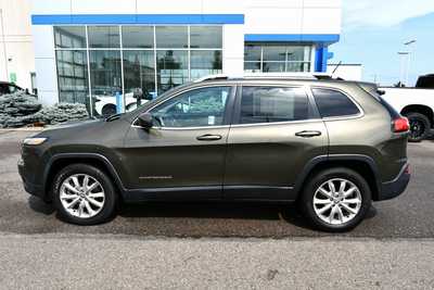 2015 Jeep Cherokee, $9500. Photo 4