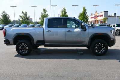 2024 GMC 2500 Crew Cab, $82000. Photo 10