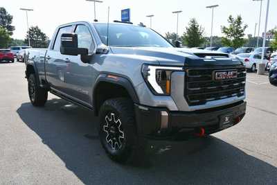 2024 GMC 2500 Crew Cab, $82000. Photo 11