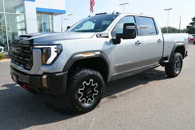 2024 GMC 2500 Crew Cab, $82000. Photo 2