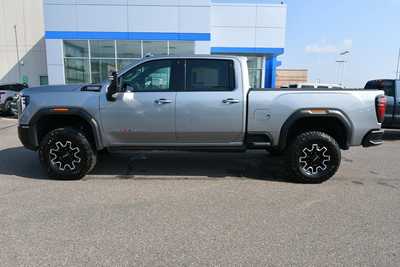 2024 GMC 2500 Crew Cab, $82000. Photo 4