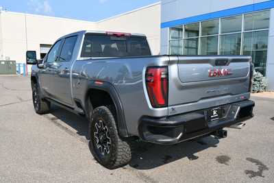 2024 GMC 2500 Crew Cab, $82000. Photo 5