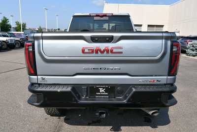 2024 GMC 2500 Crew Cab, $82000. Photo 6