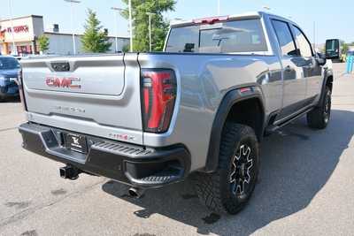 2024 GMC 2500 Crew Cab, $82000. Photo 9